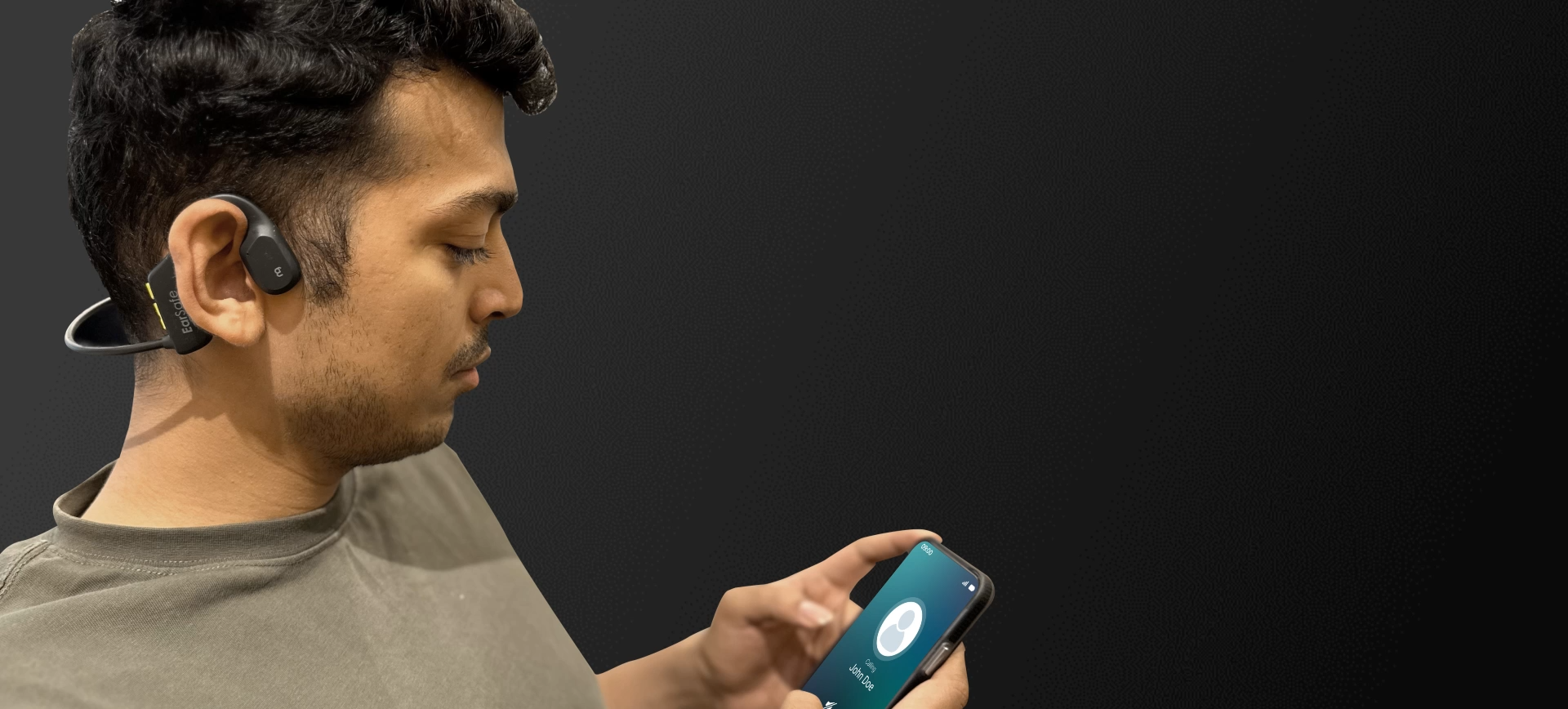 Open Ear Headphones at Work: Why Earbuds Are a Safety Risk